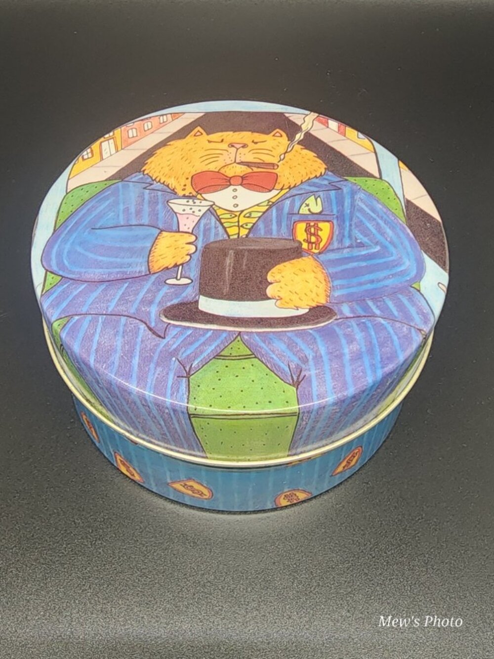 Vintage 1985 - Cat Tin the "Catillac" or "Fat Cat" by Nancy Carlson